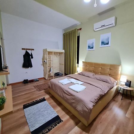 Ex-Block District Charming Studio Apartment With Treeish Sorrounding View! Tirana Exterior photo